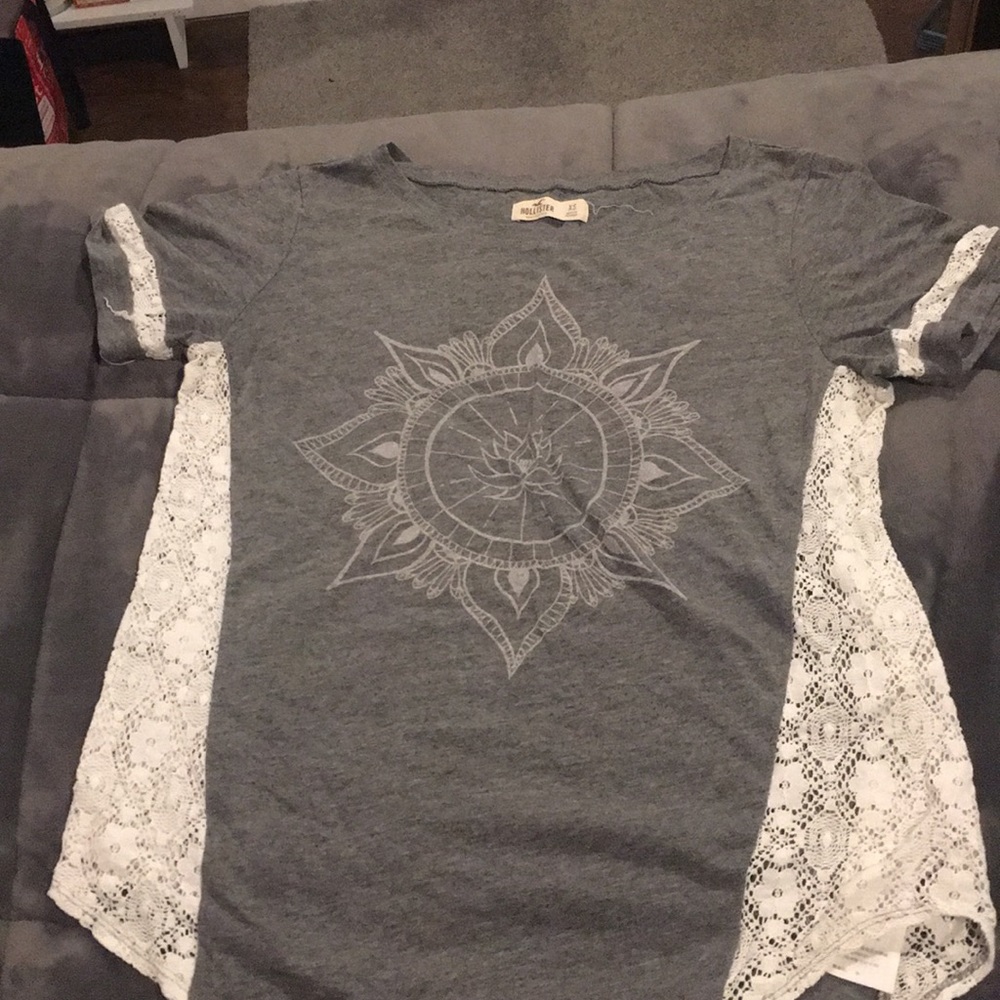 Gray hollister t shirt